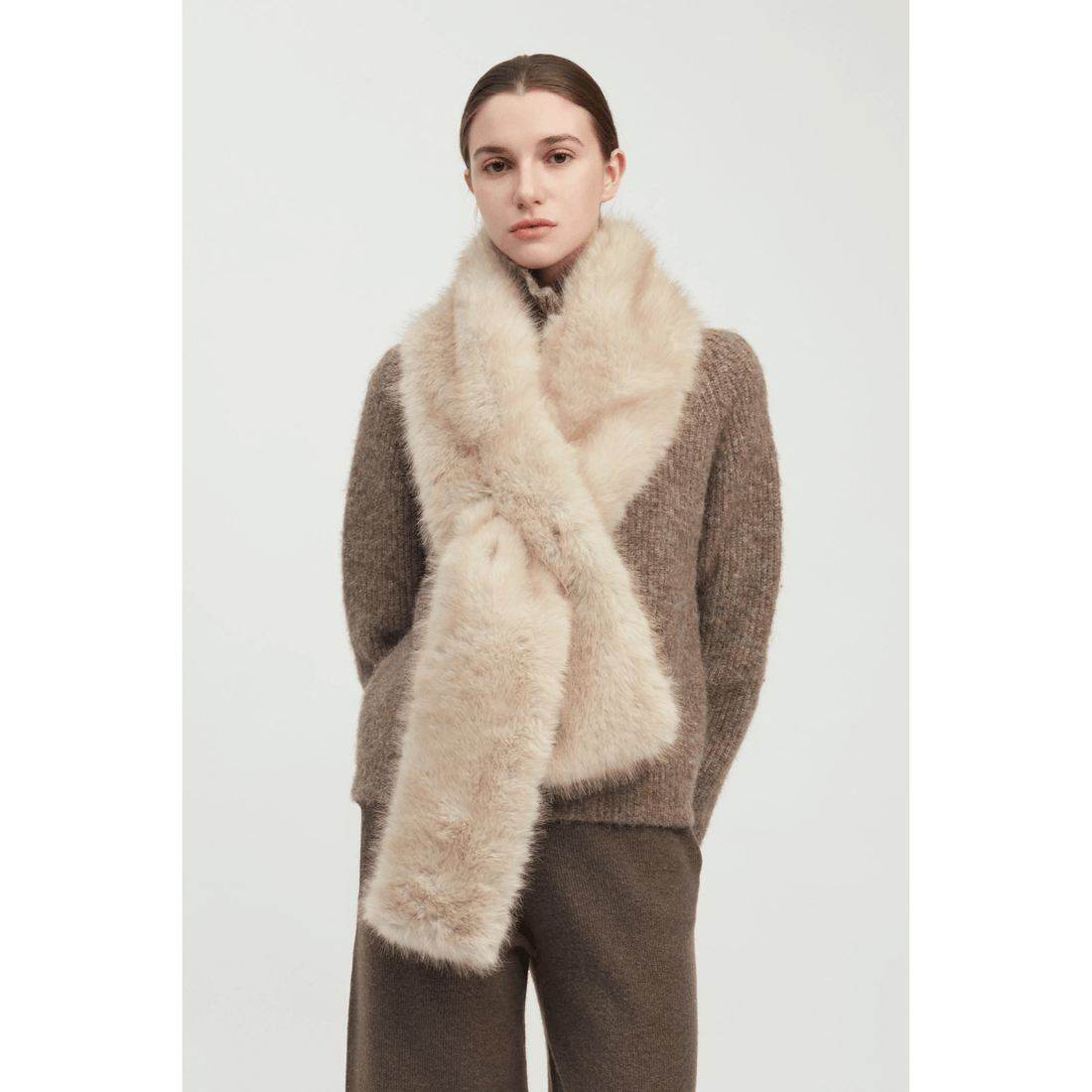 Shoe-Inn Multi-way Keyhole Stole, beige – alternate view