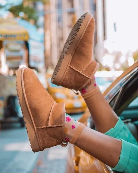 UGG