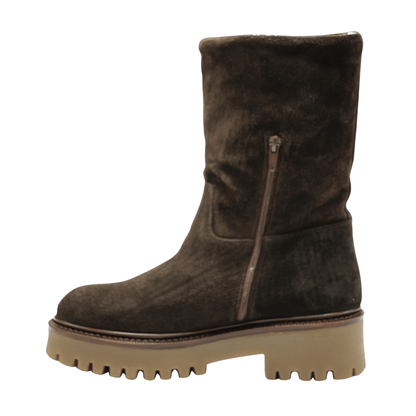 amora suede