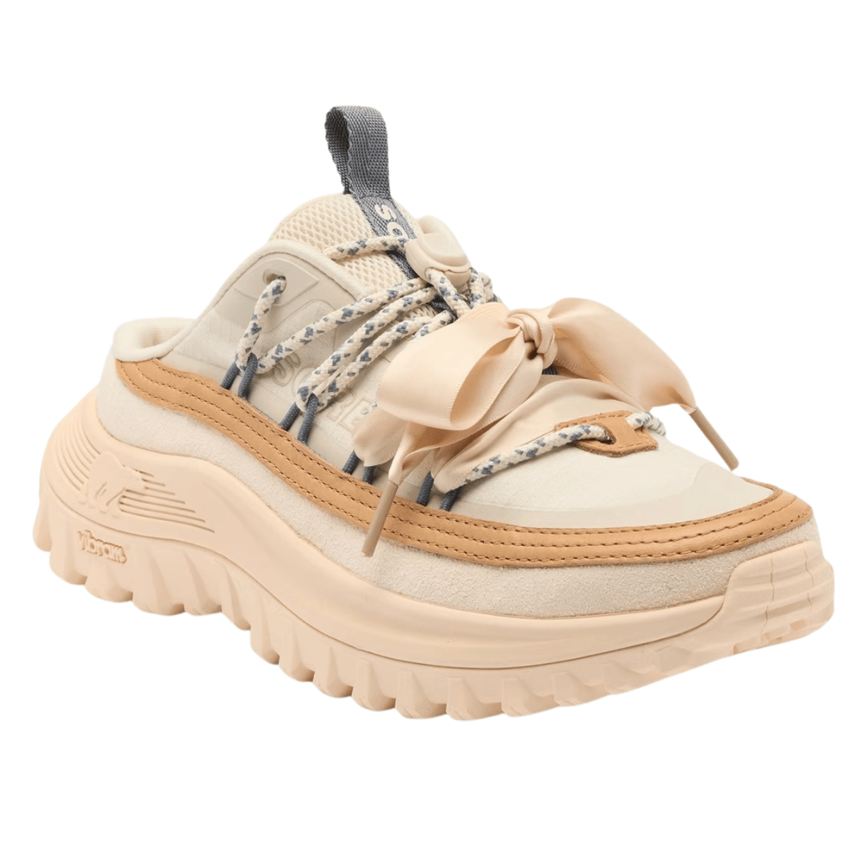 white peach/chalk