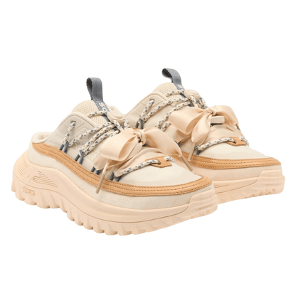 white peach/chalk